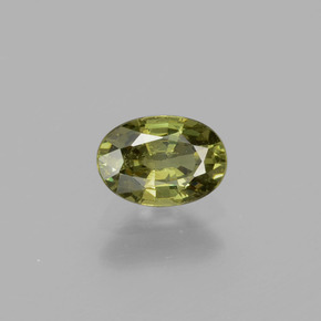 Grenat démantoïde vert naturelle coupe ovale, 0,65 ct, VS