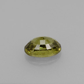 Grenat démantoïde jaune naturelle coupe ovale, 0,65 ct, VS-SI