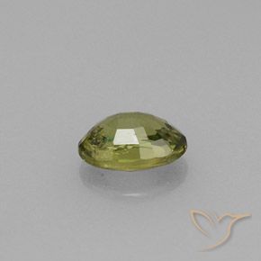 Grenat démantoïde vert naturelle coupe ovale, 0,61 ct, VVS-VS