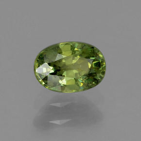 Grenat démantoïde vert moyen naturelle coupe ovale, 0,68 ct, VS-SI