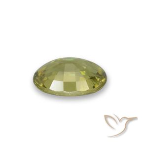 Grenat démantoïde Vert terreux léger naturelle ovale, 0.53 ct, VS