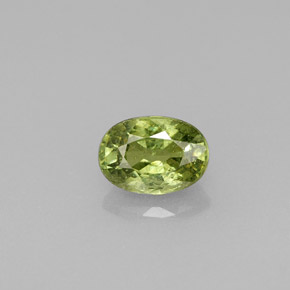 Grenat démantoïde vert naturelle coupe ovale, 0,67 ct, VS