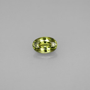 Grenat démantoïde vert naturelle coupe ovale, 0,65 ct, VS