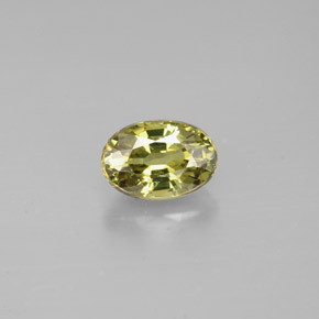 Grenat démantoïde vert naturelle coupe ovale, 0,71 ct, VS