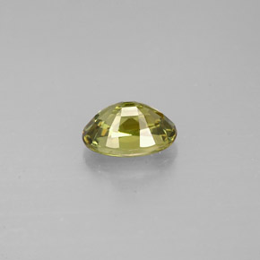 Grenat démantoïde vert naturelle coupe ovale, 0,71 ct, VS