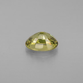 Grenat démantoïde vert naturelle coupe ovale, 0,68 ct, VS