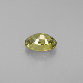 Grenat démantoïde vert naturelle coupe ovale, 0,66 ct, VS