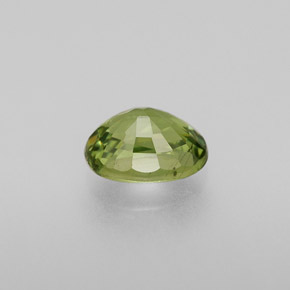 Grenat démantoïde vert naturelle coupe ovale, 0,72 ct, VS