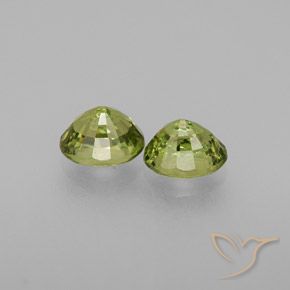 Shop natural 0.87ct Medium Light Green Grenat démantoïde gems, ovale, from Namibie at GemSelect. In stock, global shipping!