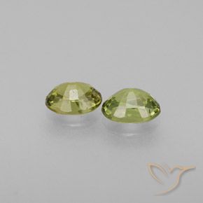 Shop natural 0.65ct Jaune verdâtre Grenat démantoïde gems, ovale, from Namibie at GemSelect. In stock, global shipping!