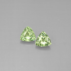 Achetez naturel ct vert grenat démantoïde gems, trillion, en provenance namibie chez gemselect. en stock, livraison internationale!