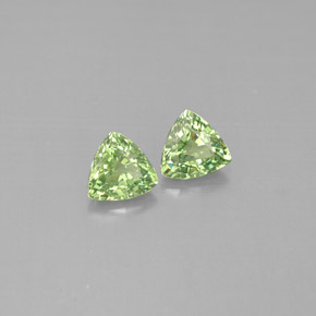 Achetez naturel ct vert grenat démantoïde gems, trillion, en provenance namibie chez gemselect. en stock, livraison internationale!