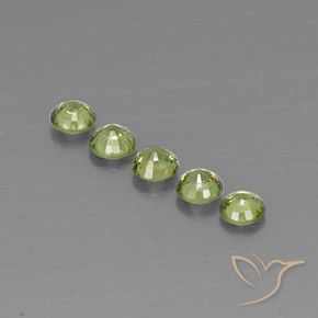 Shop natural 1.63ct Olive Green  Grenat démantoïde gems, Tour, from Namibie at GemSelect. In stock, global shipping!