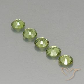 Shop natural 1.59ct Vert chaud Grenat démantoïde gems, Tour, from Namibie at GemSelect. In stock, global shipping!
