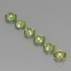 Shop natural 1.45ct Olive Green  Grenat démantoïde gems, Tour, from Namibie at GemSelect. In stock, global shipping!
