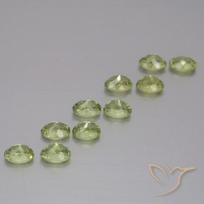 Shop natural 2.14ct Olive verte Grenat démantoïde gems, ovale, from Namibie at GemSelect. In stock, global shipping!