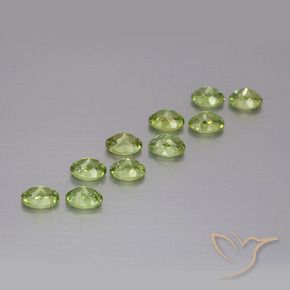 Shop natural 2.02ct Forêt verte Grenat démantoïde gems, ovale, from Namibie at GemSelect. In stock, global shipping!