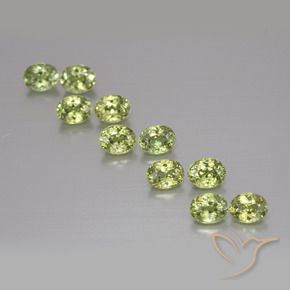 Shop natural 2.44ct Vert moyen Grenat démantoïde gems, ovale, from Namibie at GemSelect. In stock, global shipping!