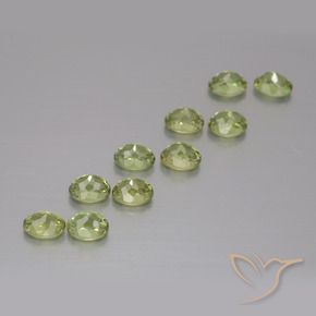 Shop natural 2.44ct Vert moyen Grenat démantoïde gems, ovale, from Namibie at GemSelect. In stock, global shipping!