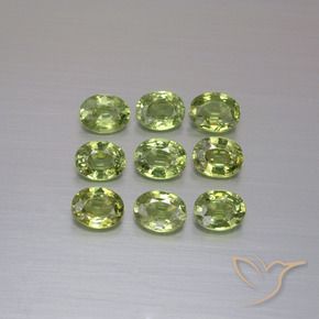 Shop natural 2.11ct Vert moyen Grenat démantoïde gems, ovale, from Namibie at GemSelect. In stock, global shipping!