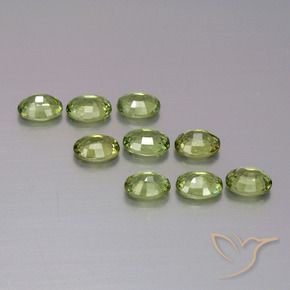 Shop natural 2.11ct Vert moyen Grenat démantoïde gems, ovale, from Namibie at GemSelect. In stock, global shipping!