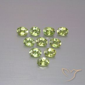 Shop natural 1.92ct Olive verte Grenat démantoïde gems, ovale, from Namibie at GemSelect. In stock, global shipping!