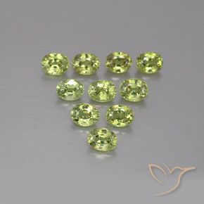 Shop natural 2.66ct Medium Light Green Grenat démantoïde gems, ovale, from Namibie at GemSelect. In stock, global shipping!