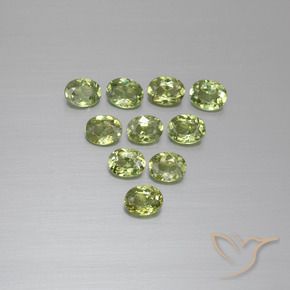Shop natural 2.05ct Vert chaud Grenat démantoïde gems, ovale, from Namibie at GemSelect. In stock, global shipping!