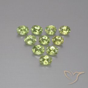 Shop natural 2.08ct Olive verte Grenat démantoïde gems, ovale, from Namibie at GemSelect. In stock, global shipping!