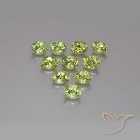 Shop natural 2.73ct Vert terreux léger Grenat démantoïde gems, ovale, from Namibie at GemSelect. In stock, global shipping!