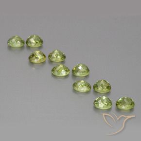 Shop natural 2.73ct Vert terreux léger Grenat démantoïde gems, ovale, from Namibie at GemSelect. In stock, global shipping!