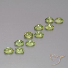 Shop natural 2.08ct Vert chaud et terreux Grenat démantoïde gems, ovale, from Namibie at GemSelect. In stock, global shipping!
