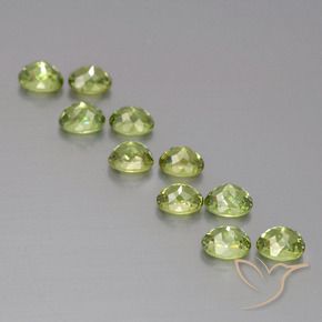 Shop natural 2.84ct Medium Light Green Grenat démantoïde gems, ovale, from Namibie at GemSelect. In stock, global shipping!