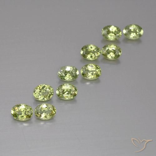 1.93ctw Naturel Olive verte Grenat démantoïde, ovale, VS