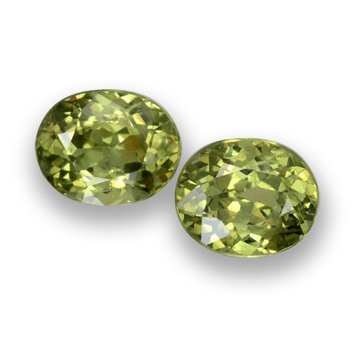Achetez naturel 0.94ct Vert chaud Grenat Démantoïde gems, Coupe ovale, En provenance Namibie chez GemSelect. En stock, livraison internationale!