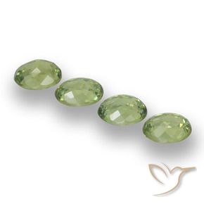 Shop natural 1.36ct Vert chaud Grenat démantoïde gems, ovale, from Namibie at GemSelect. In stock, global shipping!
