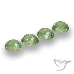 Shop natural 1.57ct Vert chaud Grenat démantoïde gems, ovale, from Namibie at GemSelect. In stock, global shipping!
