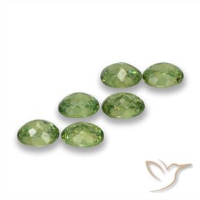 Shop natural 1.81ct Vert chaud Grenat démantoïde gems, ovale, from Namibie at GemSelect. In stock, global shipping!