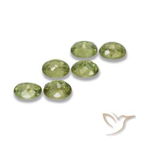 Shop natural 1.88ct Vert moyen Grenat démantoïde gems, ovale, from Namibie at GemSelect. In stock, global shipping!