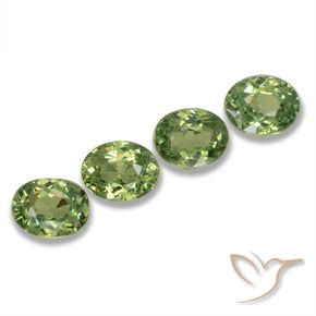 Shop natural 1.14ct Vert chaud Grenat démantoïde gems, ovale, from Namibie at GemSelect. In stock, global shipping!