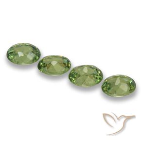 Shop natural 1.14ct Vert chaud Grenat démantoïde gems, ovale, from Namibie at GemSelect. In stock, global shipping!