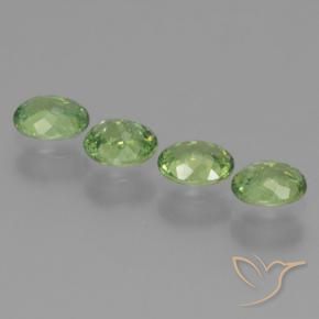 Shop natural 1.24ct Vert moyen Grenat démantoïde gems, ovale, from Namibie at GemSelect. In stock, global shipping!