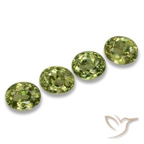 Shop natural 1.30ct Vert moyen Grenat démantoïde gems, ovale, from Namibie at GemSelect. In stock, global shipping!