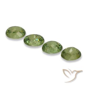 Shop natural 1.70ct Vert forêt léger Grenat démantoïde gems, ovale, from Namibie at GemSelect. In stock, global shipping!