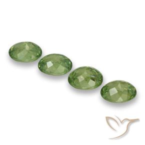 Shop natural 1.65ct Vert chaud Grenat démantoïde gems, ovale, from Namibie at GemSelect. In stock, global shipping!