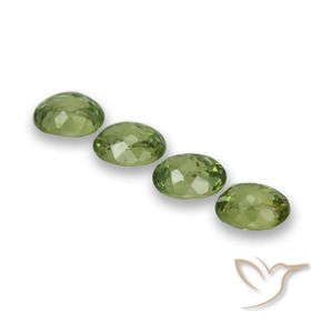 Shop natural 1.48ct Vert chaud Grenat démantoïde gems, ovale, from Namibie at GemSelect. In stock, global shipping!