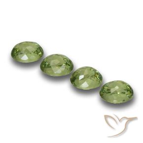 Shop natural 1.37ct Vert chaud Grenat démantoïde gems, ovale, from Namibie at GemSelect. In stock, global shipping!
