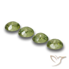 Shop natural 1.33ct Vert forêt léger Grenat démantoïde gems, ovale, from Namibie at GemSelect. In stock, global shipping!