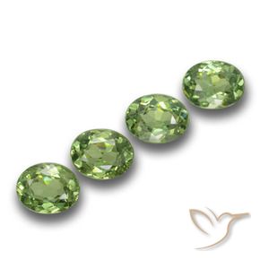 Shop natural 1.24ct Vert moyen Grenat démantoïde gems, ovale, from Namibie at GemSelect. In stock, global shipping!