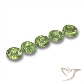 Shop natural 1.77ct Vert chaud Grenat démantoïde gems, ovale, from Namibie at GemSelect. In stock, global shipping!